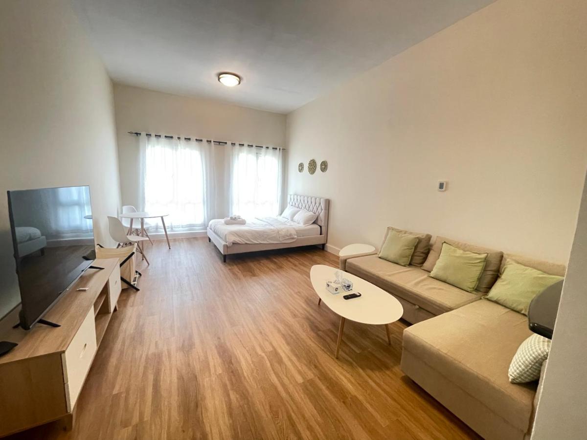 Apartment Stylish In Discovery Garden Med100 Dubai